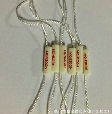 看服装吊粒●一眼看穿你的设计品味是怎么样的